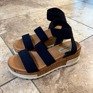 Steve Madden Women’s Bandi Sandal Navy